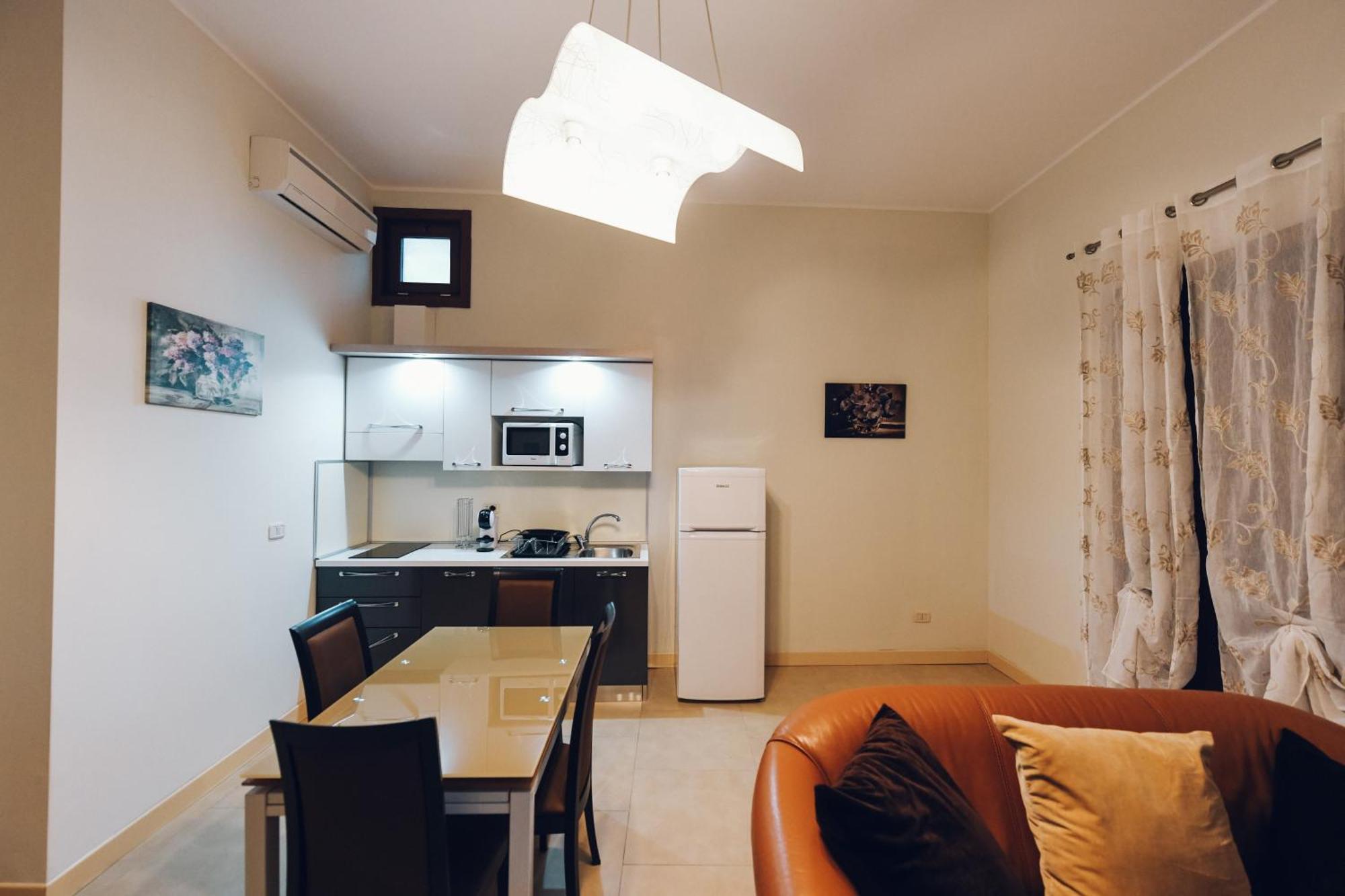 Verso Oriente Brindisi Luaran gambar